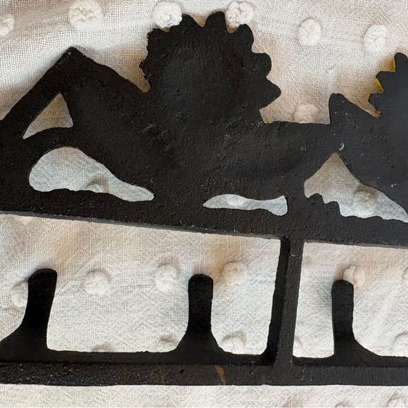 VINTAGE Farmhouse Cast Iron HOOK WALL HANGER Sunflowers - Picture 11 of 14